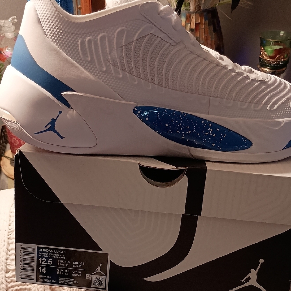 Jordan Men's White and Blue Sneakers